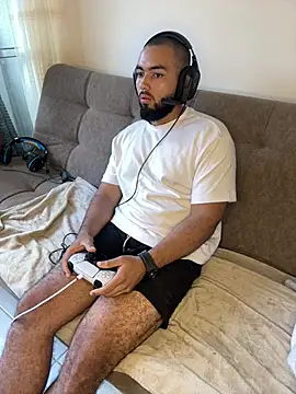 arturguy00 online show from February 6, 9:44 pm