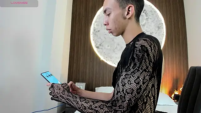 EthaanCox online show from January 8, 8:47 pm