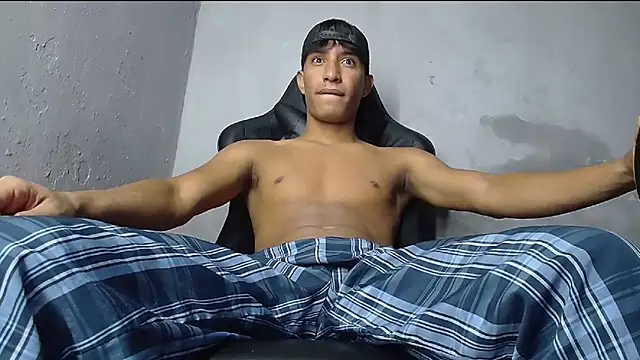 matteo rivas online show from April 16, 9:37 pm