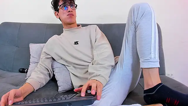 Cum hunters online show from April 9, 6:19 am