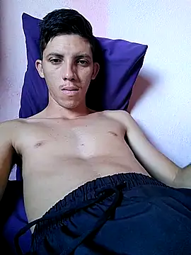 welitonzz28 online show from April 24, 5:37 pm