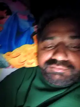 Snapshot of Raziv_komal143 chatting on March 4, 8:05 pm Raziv komal143 online show from March 4, 8:05 pm