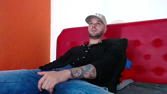 Cristian white online show from October 3, 5:29 pm