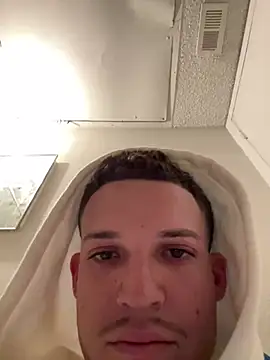 icastronjdkk online show from March 8, 4:37 pm