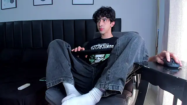 Alezzandro  online show from March 22, 2:36 pm