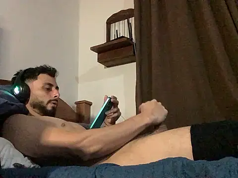 Nooneisthis online show from March 15, 5:15 am