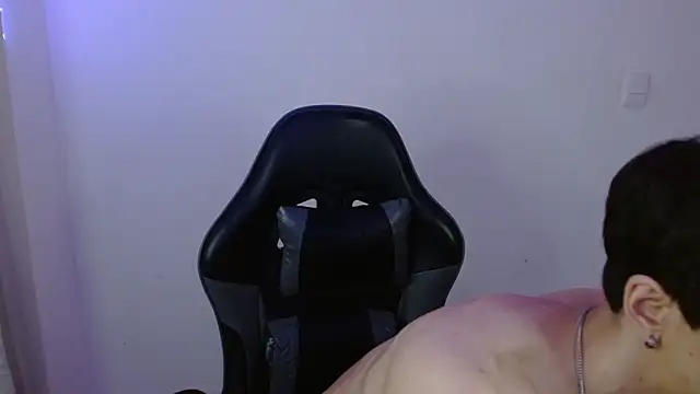 H3ll B0I online show from February 21, 8:15 am