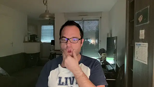 Funnyjul31 online show from February 15, 1:52 pm