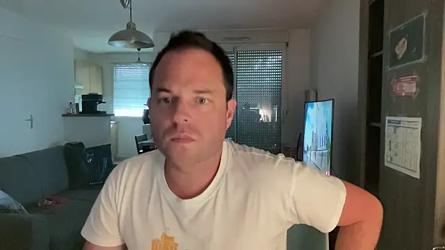 Funnyjul31 online show from April 19, 1:10 pm