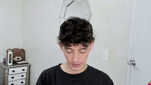 miketwink online show from March 4, 9:11 pm