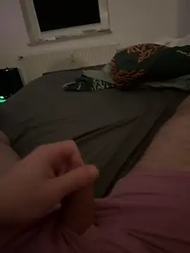 Mo 2003 online show from February 17, 9:30 pm