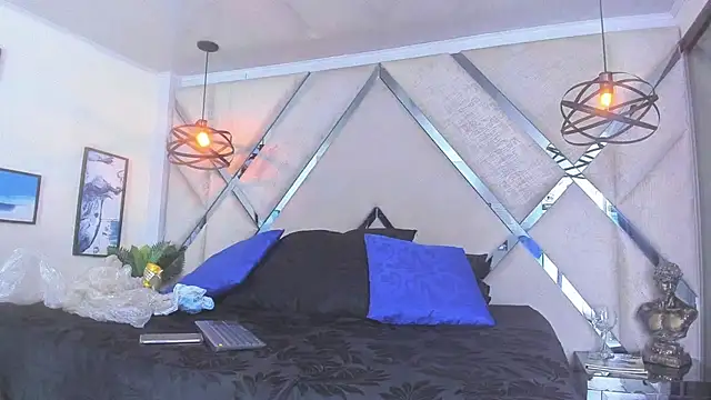 Snapshot of Thomas_May4rs chatting on February 25, 4:35 am Thomas May4rs online show from February 25, 4:35 am