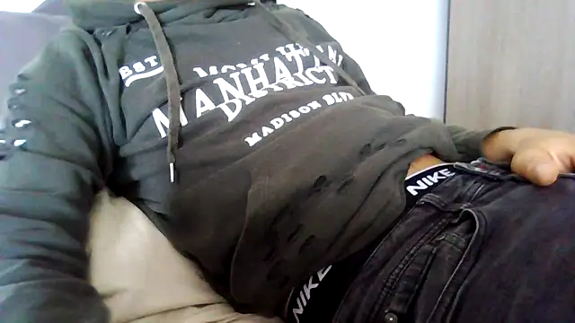 Snapshot of tommyboyteen chatting on March 16, 12:55 pm tommyboyteen online show from March 16, 12:55 pm