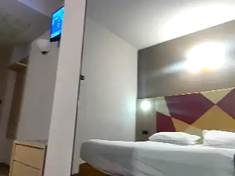 fuocovivo4 online show from February 20, 6:02 pm