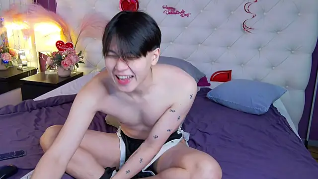 Snapshot of just_gay_ chatting on February 16, 1:27 pm just gay  online show from February 16, 1:27 pm