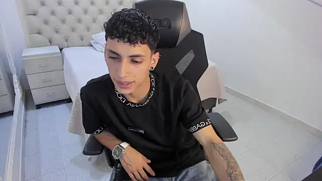 JhoanLeandro online show from January 6, 5:44 am