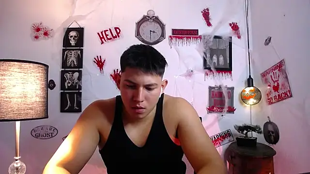 JamesCr  online show from October 26, 2:57 am