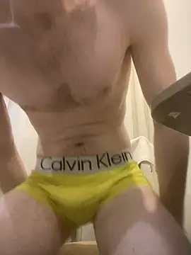 LynnAhNight online show from March 27, 3:10 am