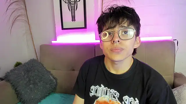 PepperTwink online show from March 20, 1:04 pm