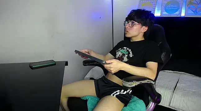 PepperTwink online show from February 8, 12:28 pm