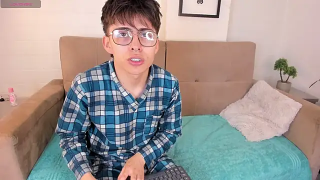 PepperTwink online show from March 1, 12:45 pm