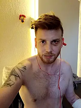 Foxtrott 242 online show from June 17, 3:19 am