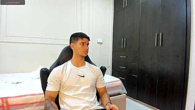 ANDRES STUD online show from April 22, 5:25 am