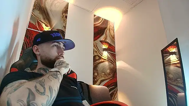 Luke davis01 online show from March 14, 1:40 pm