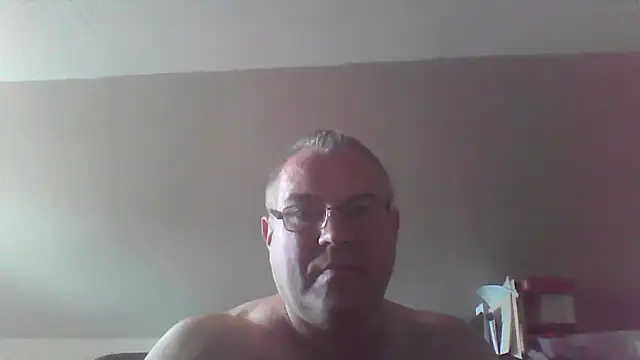 Snapshot of mkestr69 chatting on October 2, 5:17 pm mkestr69 online show from October 2, 5:17 pm