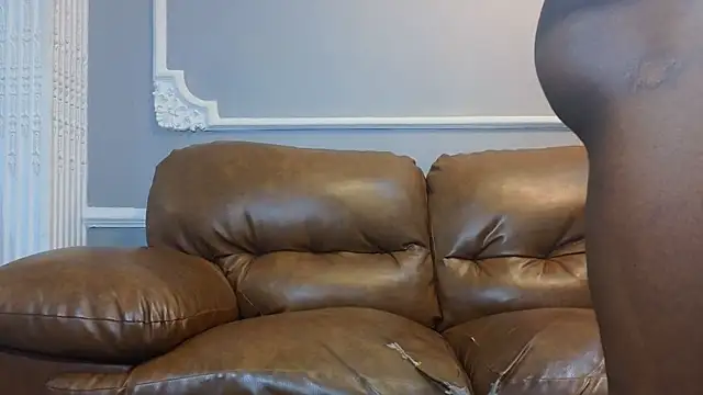 LiamRivers  online show from December 15, 7:44 pm