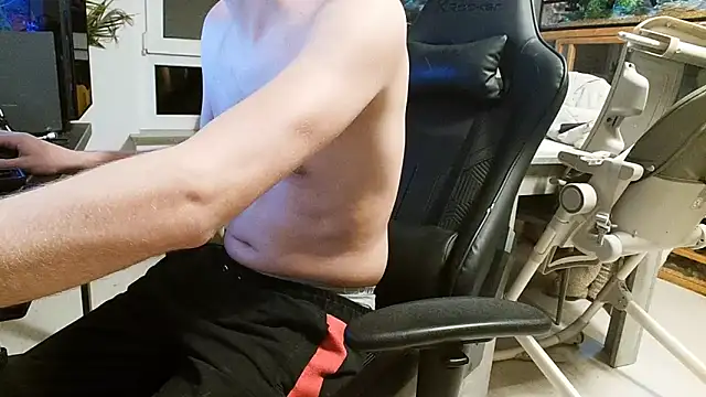 ademandjulia online show from February 21, 9:05 pm