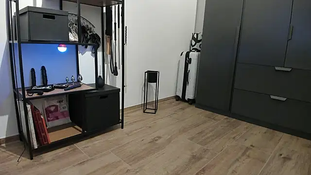 molicaremolicare online show from March 6, 5:10 pm