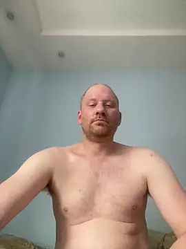 Krzysiekg123 online show from February 15, 1:19 pm