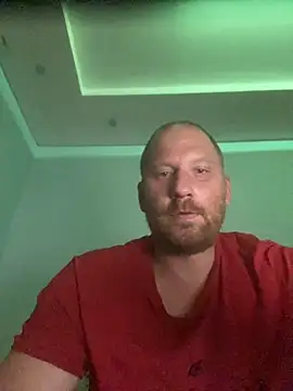 Snapshot of Krzysiekg123 chatting on October 15, 5:31 pm Krzysiekg123 online show from October 15, 5:31 pm