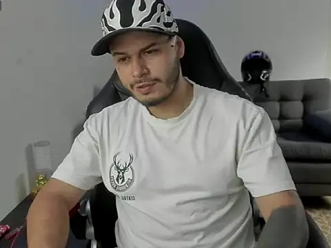 ragnar lothbrok777 online show from April 18, 9:15 pm