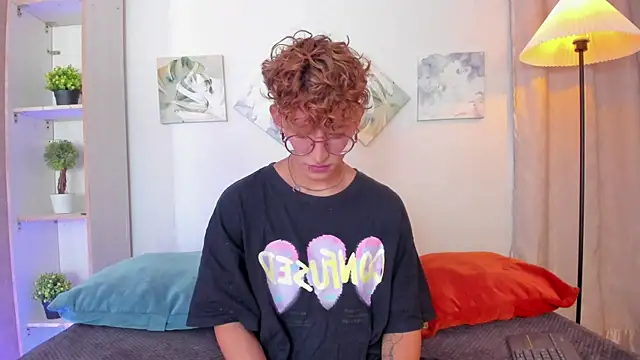 iiangel  online show from December 5, 4:08 am