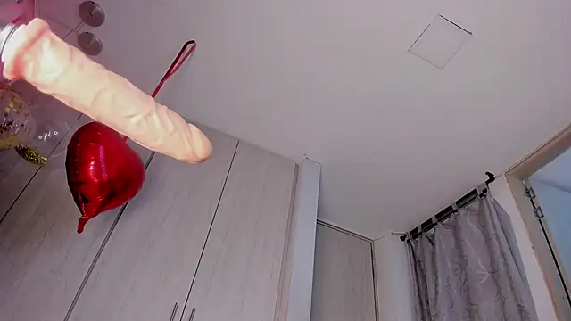 ValentinoMoreti online show from February 13, 5:57 am