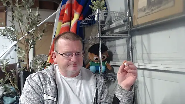 Randomoldguy615 online show from March 8, 12:31 am