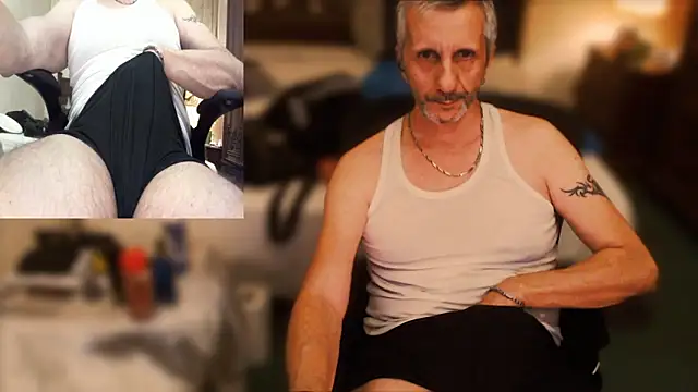 maxdaddy690 online show from September 11, 8:30 pm