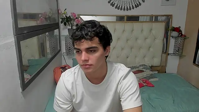 Snapshot of heiker_ chatting on October 21, 4:48 am heiker online show from October 21, 4:48 am