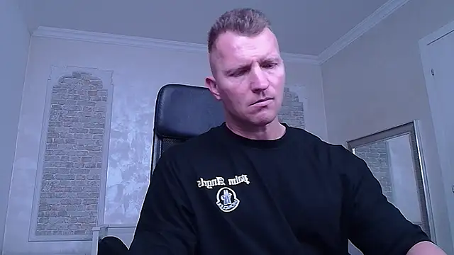 RomeoMalcolm online show from March 18, 5:35 am