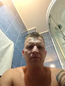 RomeoMalcolm online show from March 22, 4:47 pm