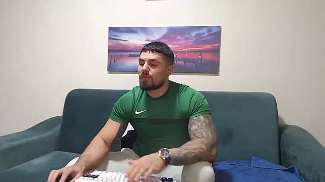 Tiberius hunk online show from December 1, 5:38 pm