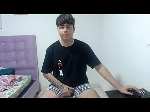 CrissConor online show from March 11, 11:17 am