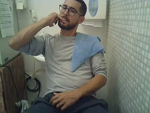 pdasgyn online show from December 3, 5:19 pm