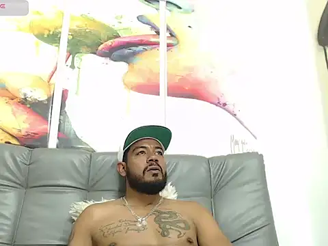 BladeFoxxx1 online show from October 26, 2:35 am