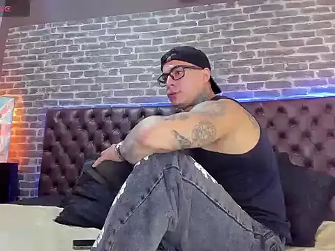 Max Stron111 online show from January 13, 1:59 pm