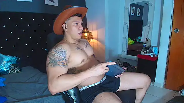 ethan dalton  online show from October 31, 3:19 am