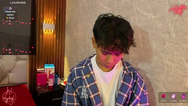 Ethan Westt online show from April 20, 8:33 pm