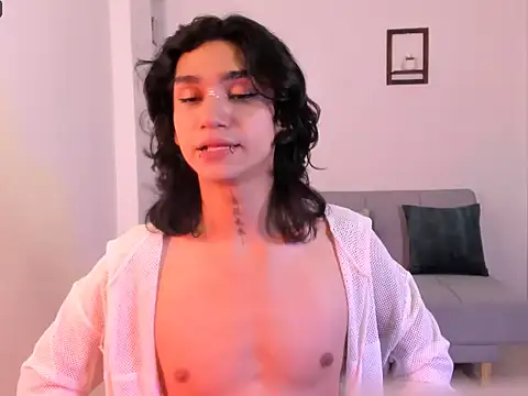 leoaddams22 online show from January 15, 3:25 pm